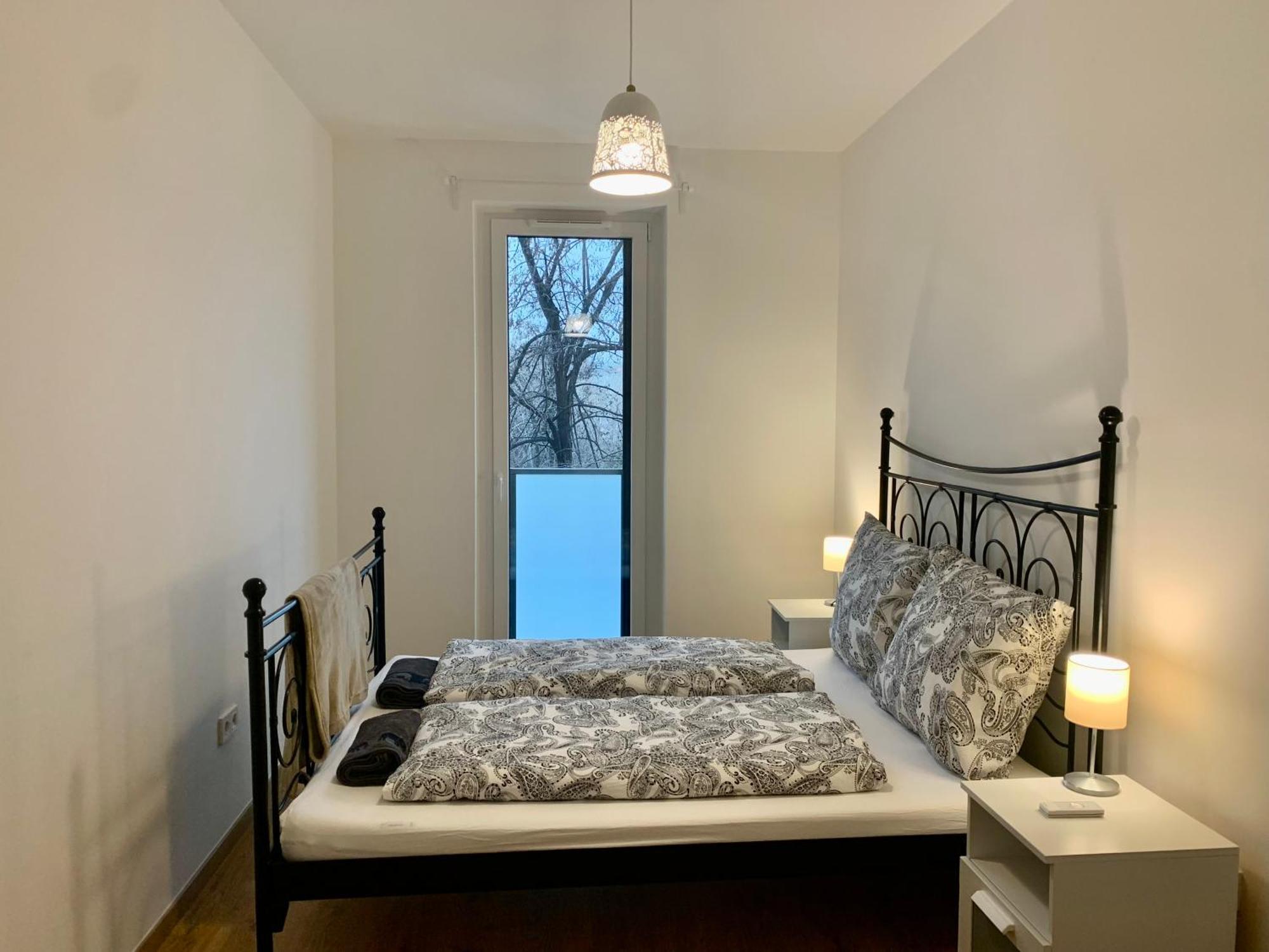 Westside Residence Apartment - Modern & Peaceful - Free Garage! Budapest Bagian luar foto