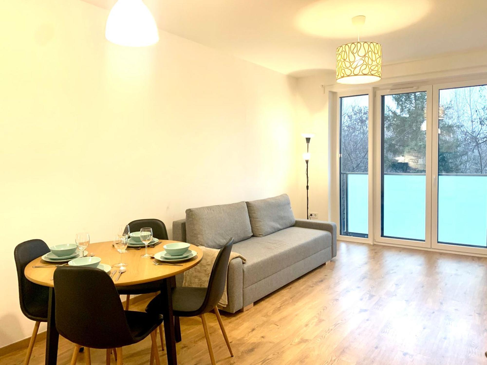 Westside Residence Apartment - Modern & Peaceful - Free Garage! Budapest Bagian luar foto